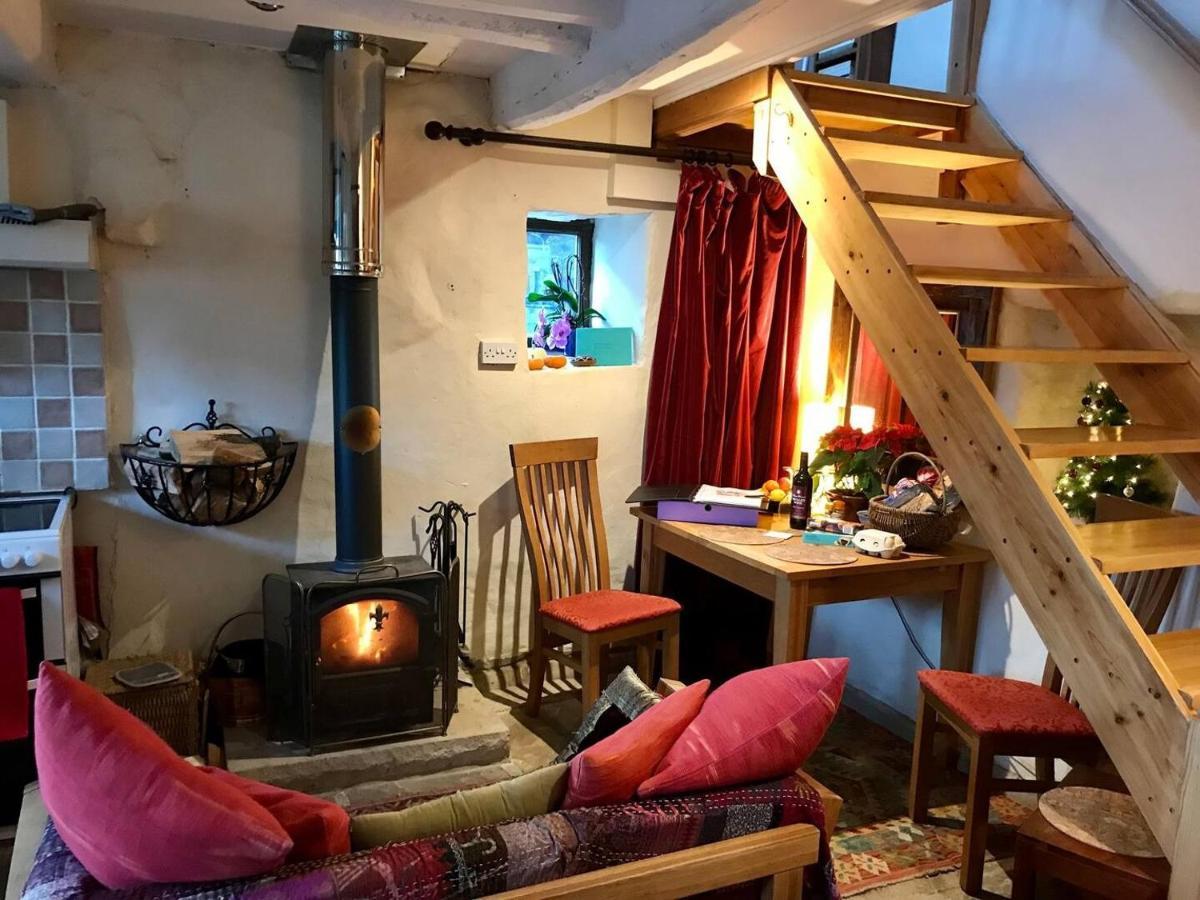 Bijou Cottage In Bronte Country With Wood-Burning Stove & Hot Tub Spa Haworth Exterior foto